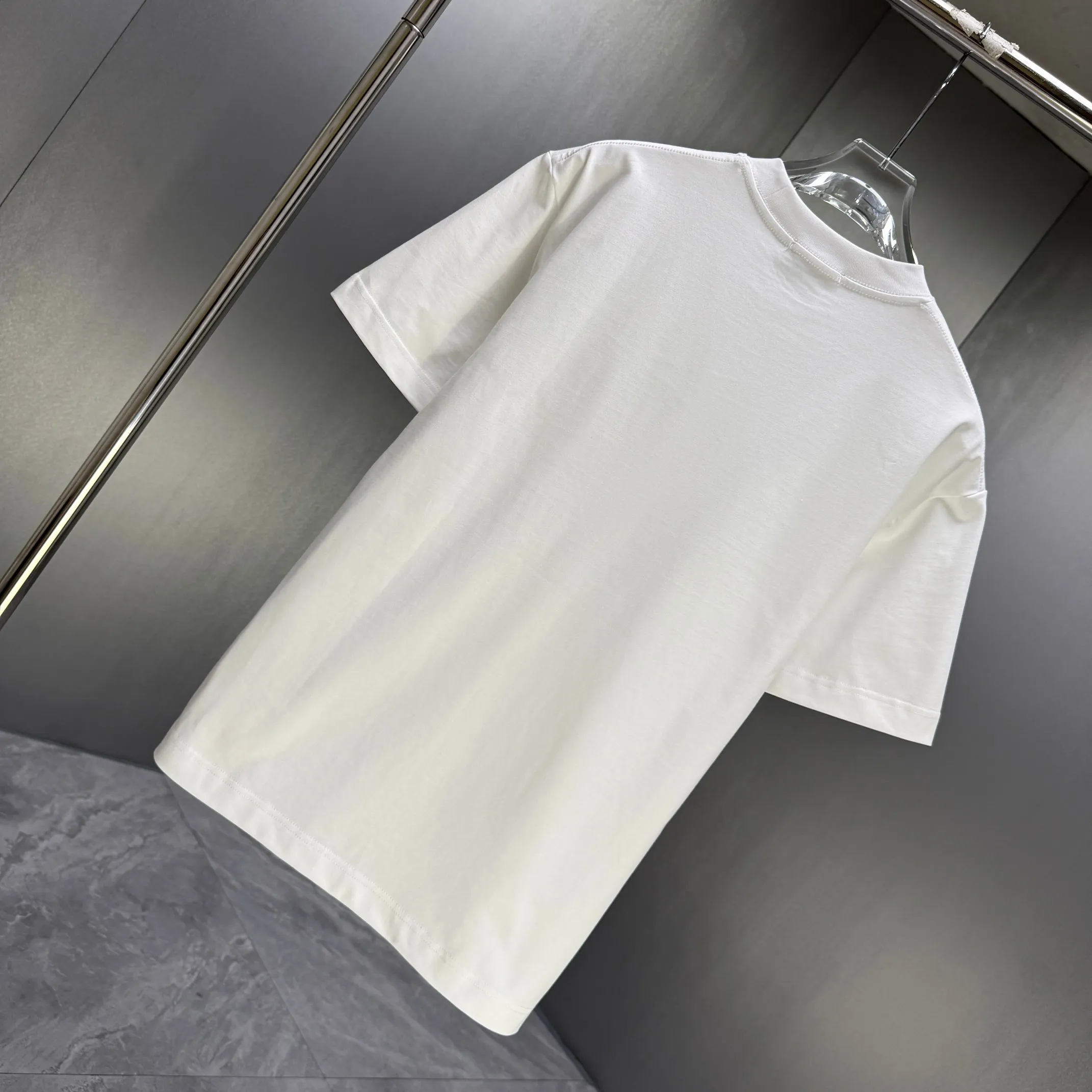 BURBE* * 2026 New Arrival T logo ：Black White Dark Blue Sizes：S M L XL XXL
